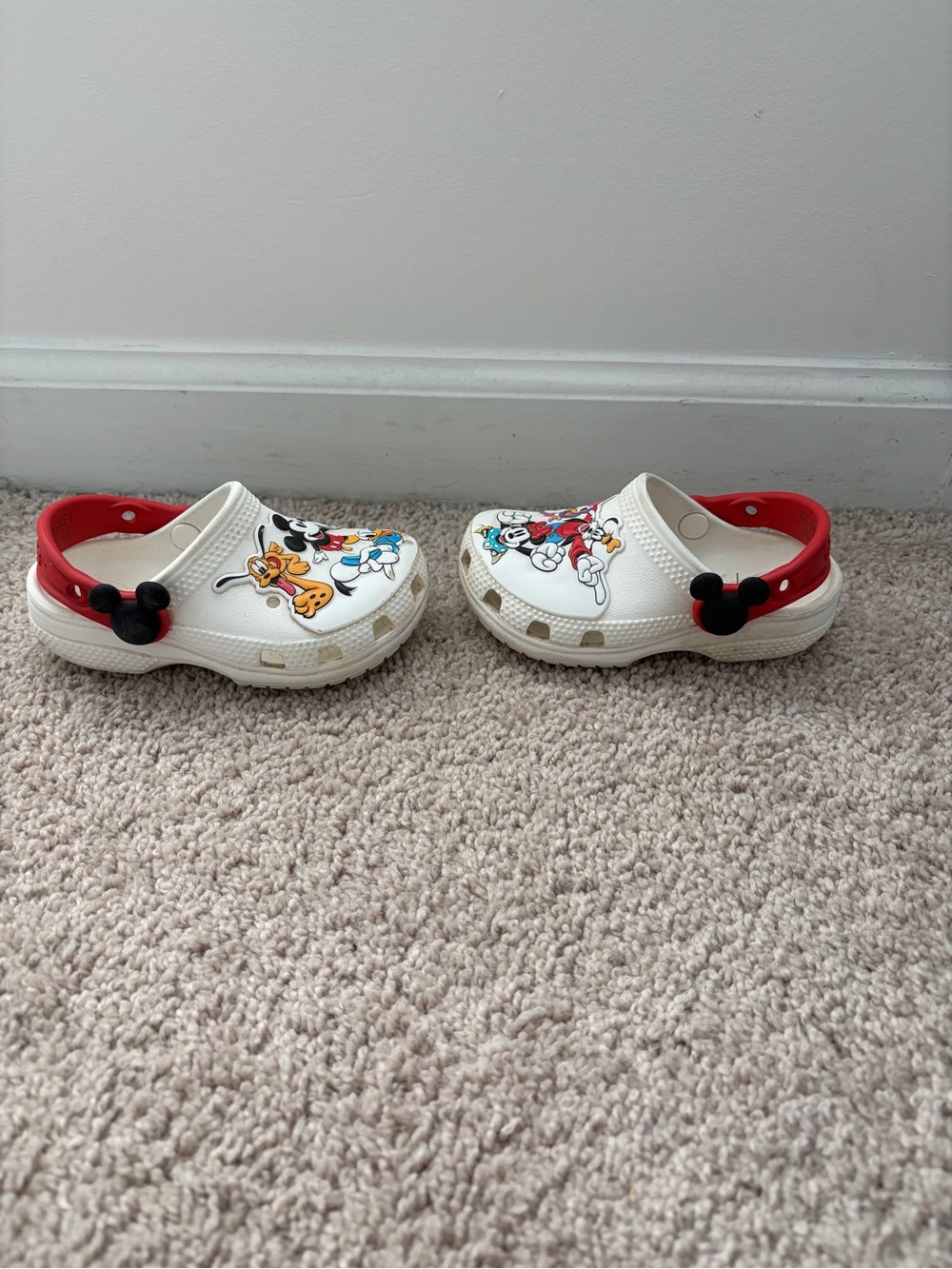 Mickey & Friends Crocs - Picture 6 of 8